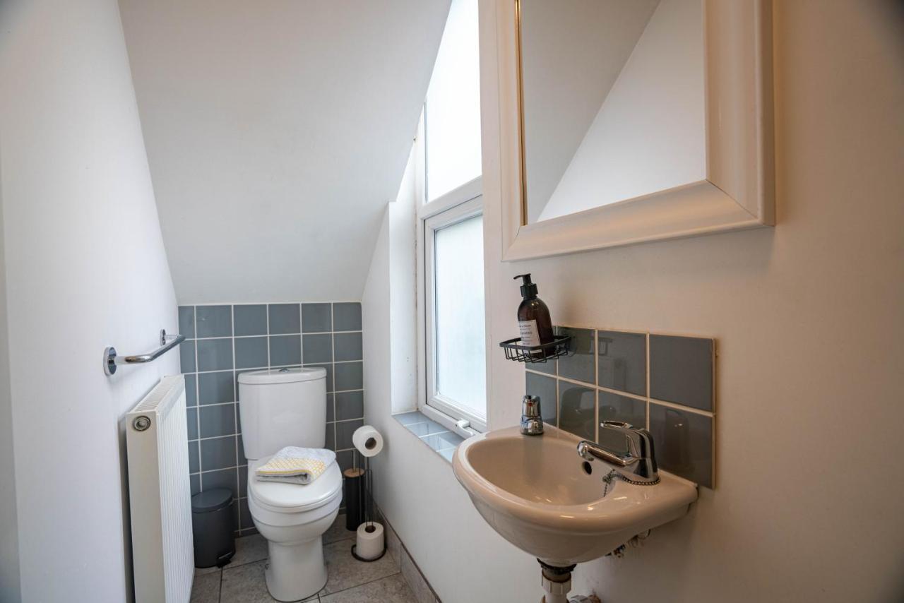 The Becket - Three Bedroom City Centre House With Parking Canterbury Ngoại thất bức ảnh