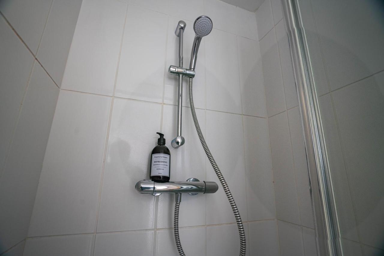 The Becket - Three Bedroom City Centre House With Parking Canterbury Ngoại thất bức ảnh